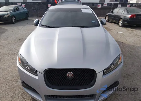 2015 Jaguar Xf 3.0 Portfolio/3.0 Sport z USA, uszkodzony, nr VIN SAJWA0F78F8U67951